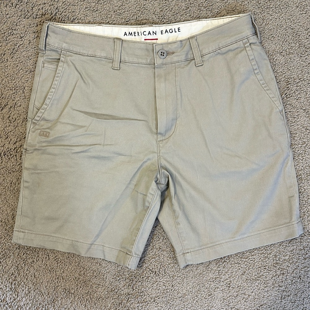 American Eagle Men’s Tan Khaki Shorts